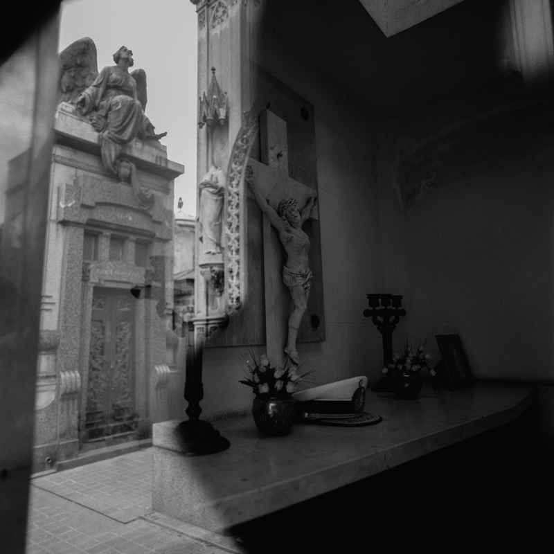 CCC200800606W017047_IMACON18DIVIDED_CLEAN_LR