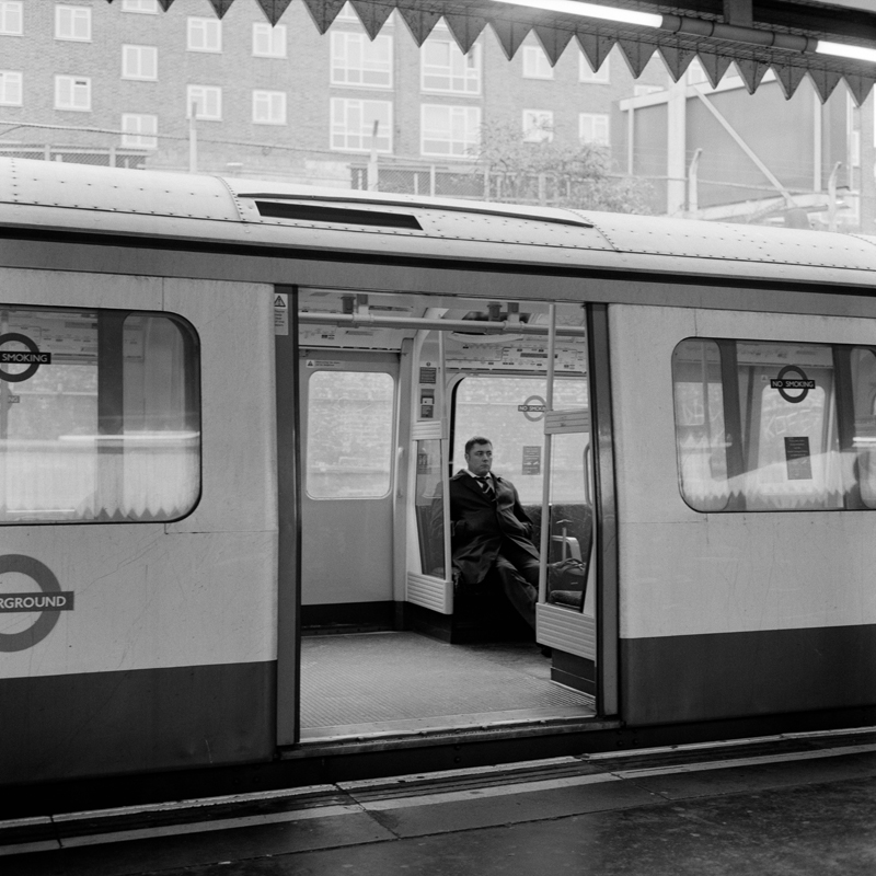 CCC200900606W037055_IMACON1DIVIDED_CLEAN_LR